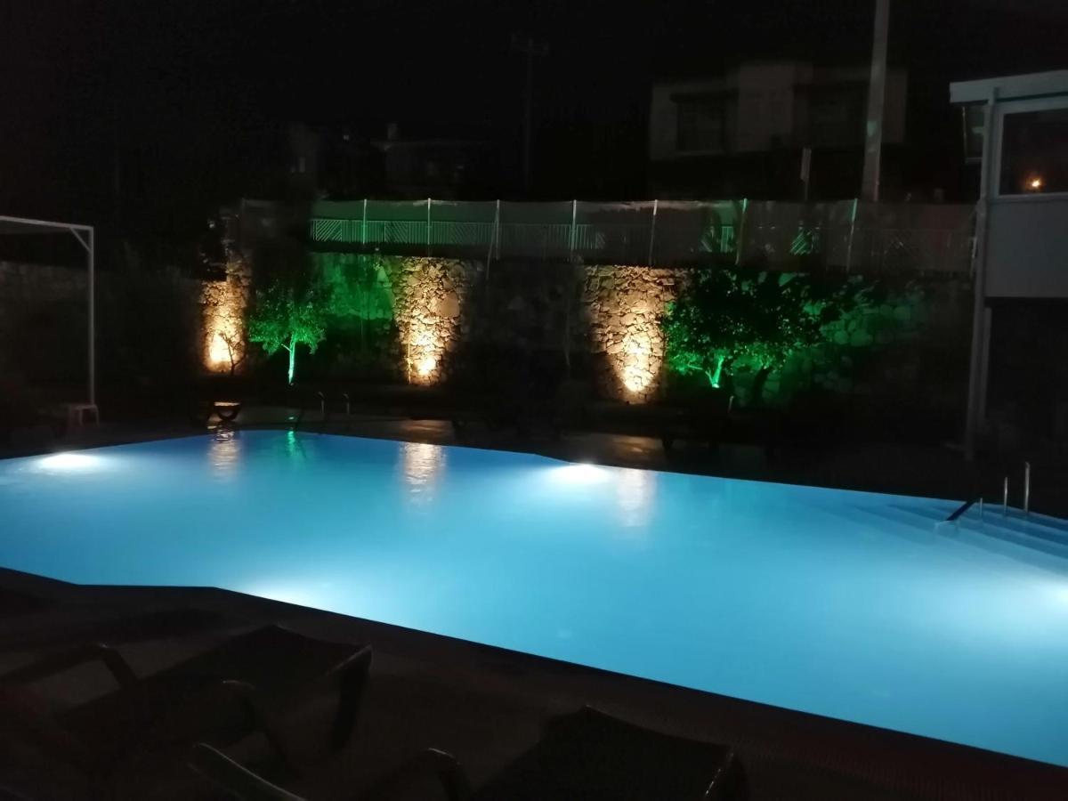 Bella Rose Hotel Cedit 外观 照片