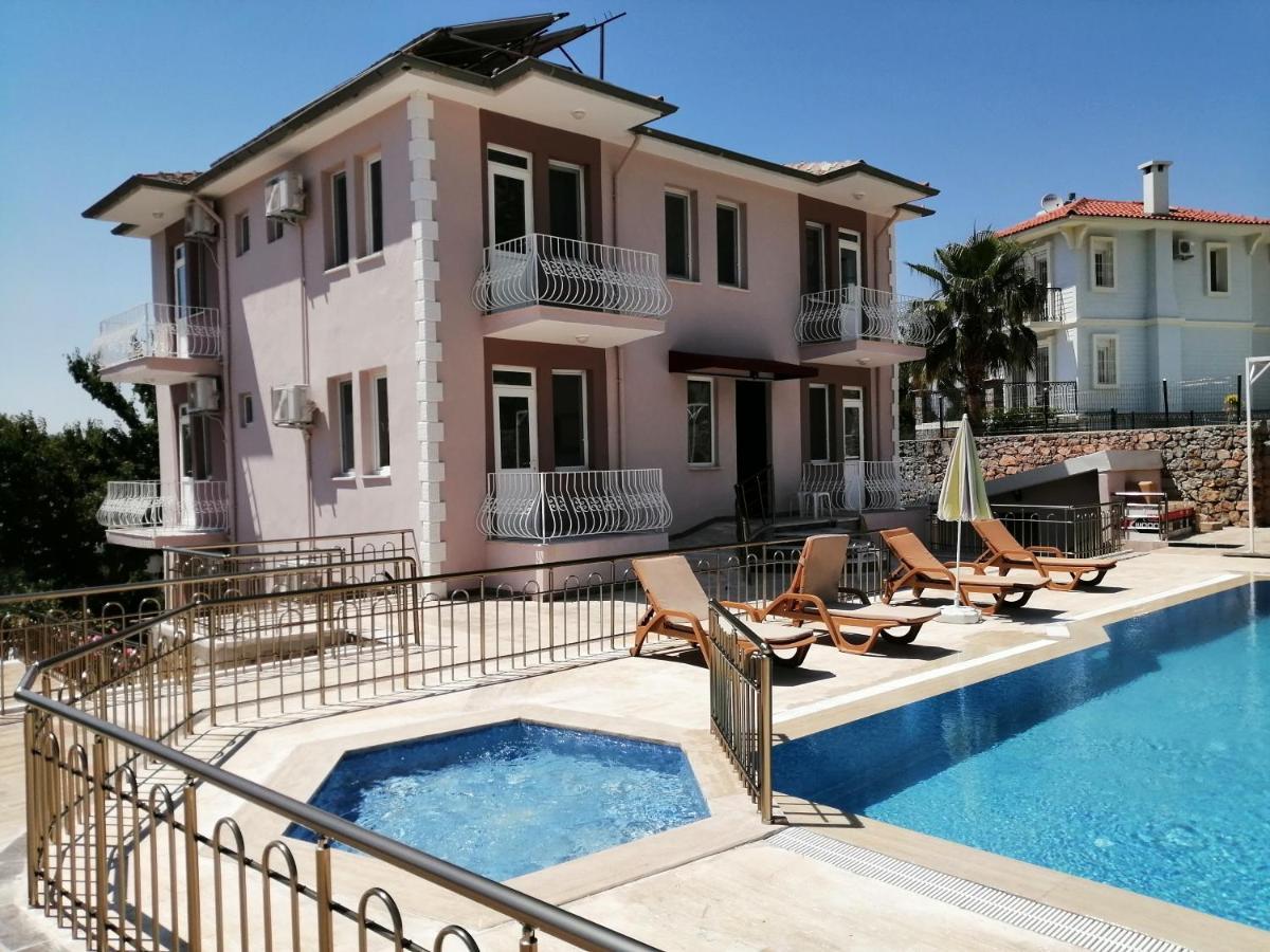 Bella Rose Hotel Cedit 外观 照片