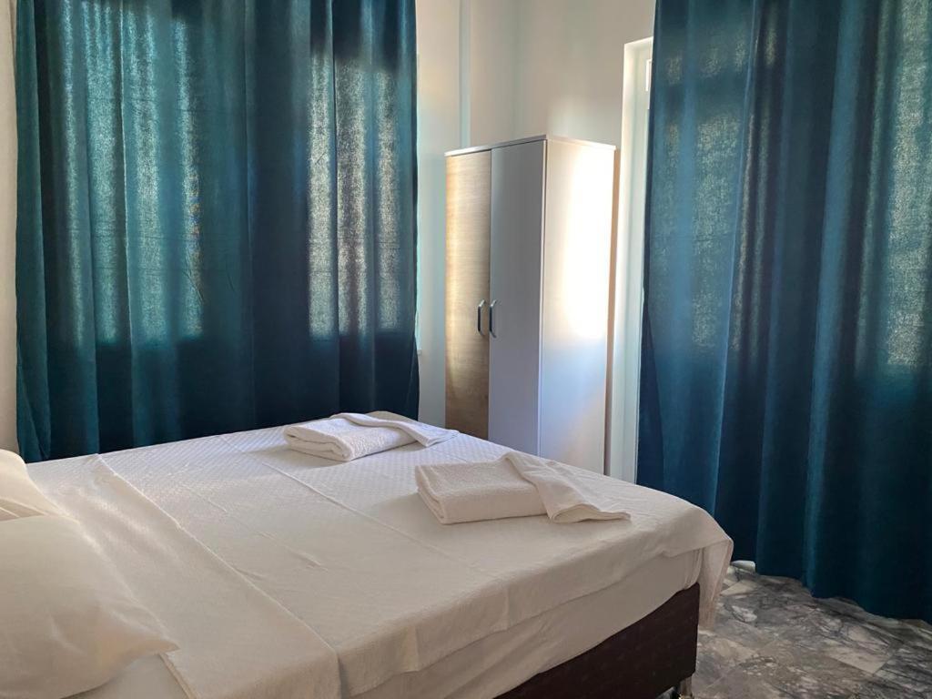 Bella Rose Hotel Cedit 外观 照片