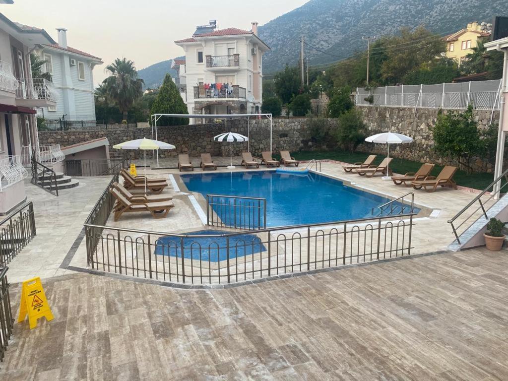 Bella Rose Hotel Cedit 外观 照片
